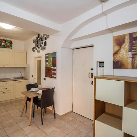 Appartamento The Yellow House - Center *